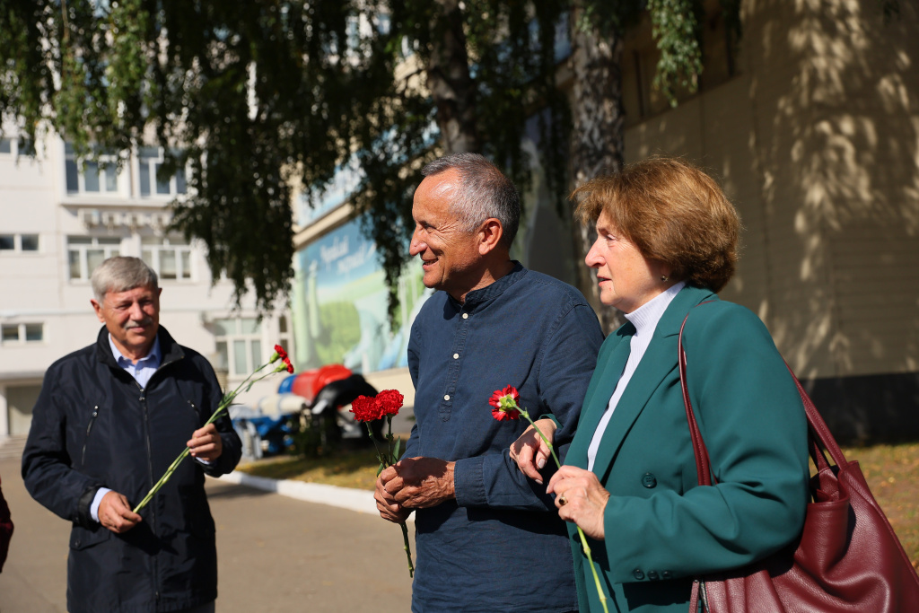 KGEU260905_0041.JPG