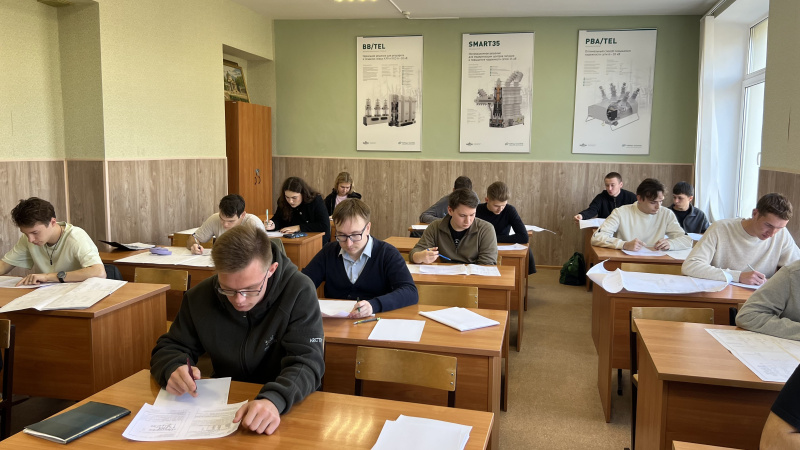 Студенты КГЭУ успешно сдали квалификационный экзамен на профессию «Электромонтёр по испытаниям и измерениям» 3‑го разряда