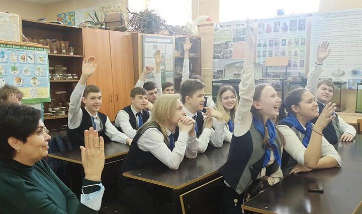 18 апреля 2022г кафедру посетили ученики из г. Балаково Саратовской области «ФосАгро-классы» (11 школьников и 5 сопровождающих). 