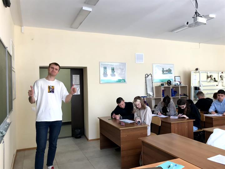 Студенты Казанского энергетического колледжа посетили лаборатории кафедры ПТЭ