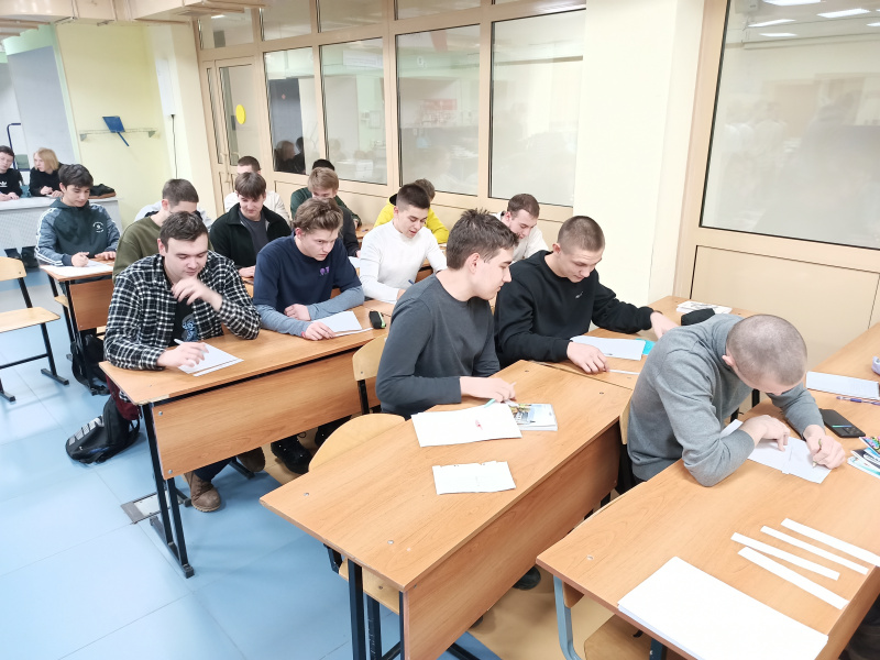Профессиональное обучение завершено: студенты успешно сдали итоговый квалификационный экзамен