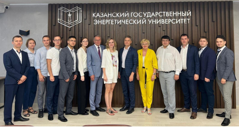 Первый выпуск конструкторов водородных энергоустановок на топливных элементах