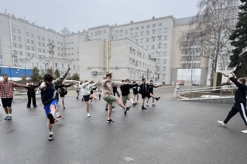 В КГЭУ прошла праздничная зарядка ко Всемирному дню здоровья