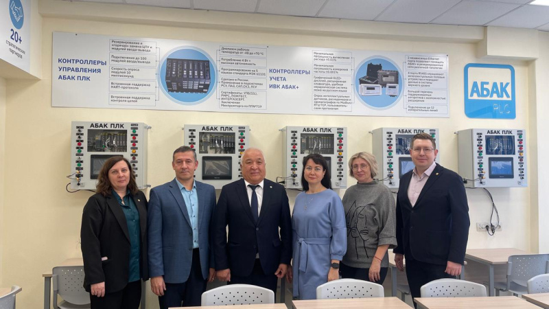 Профессор из Ташкента провел курс лекций в КГЭУ