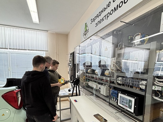 Студенты СПКБ КГЭУ разрабатывают оборудование для станций быстрой зарядки