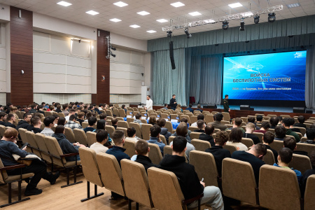 Студентам рассказали о наборе в новые войска беспилотных летательных систем ВС РФ