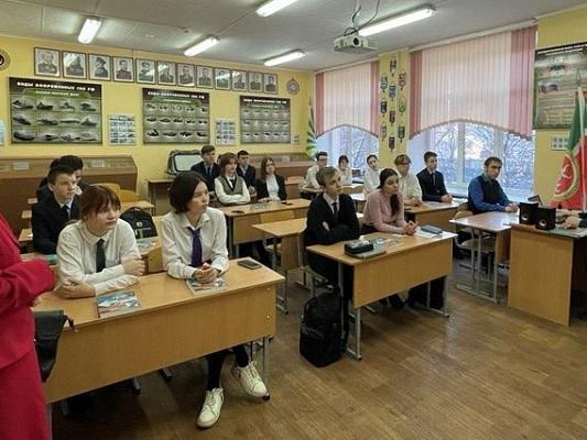 ШКОЛЬНИКИ УЗНАЛИ О ПРОФЕССИИ РЕЛЕЙЩИКА