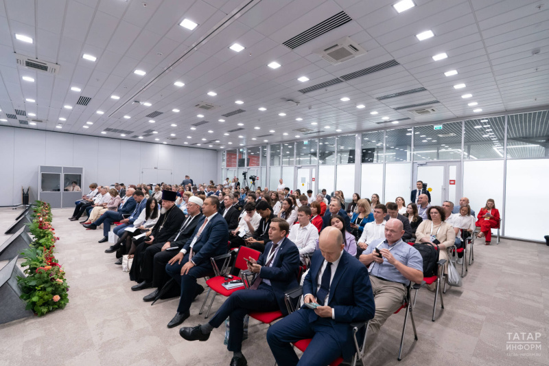 Сессия «Роль антикоррупционной политики в развитии государственного управления и экономики» на форуме «Ростки»
